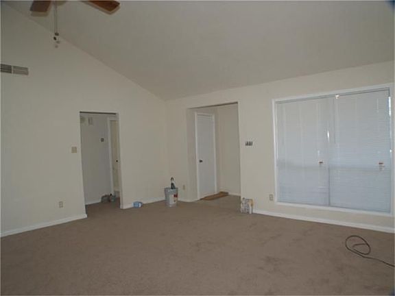 4th image of 3027 Helmsley Dr