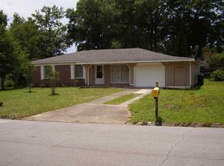 5725 Hickory St, Milton, FL 32570