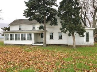 1289 Robbins Rd, Amboy, IL 61310