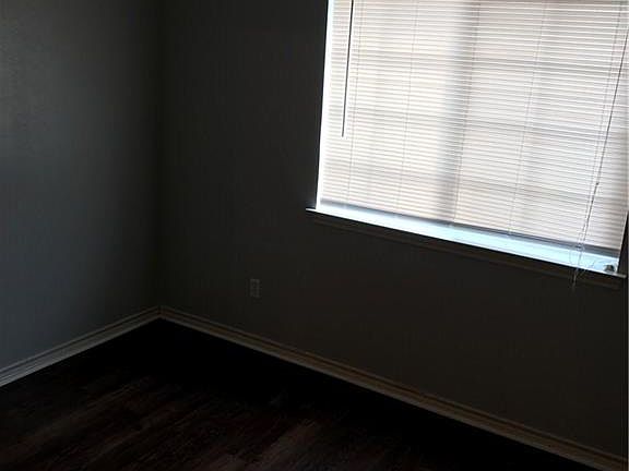 3rd image of 1604 S Dexter Dr