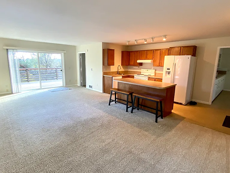 504-506 SW Primrose St — Photo 4