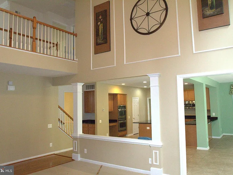 8828 Western Hemlock Way — Photo 4