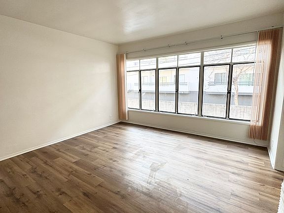 2nd image of 7024 Hawthorn Ave #106