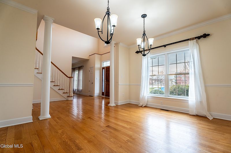 4th image of 4 Teasdale Court