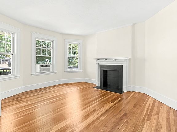 3rd image of 7 Westbourne Rd