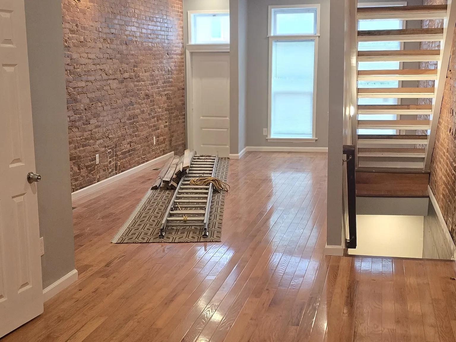5 bed, 3.5 bath, 2145 sqft, $3,250 — Photo 2