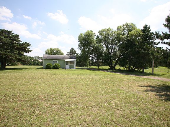 3rd image of 14309 Lake Dr NE