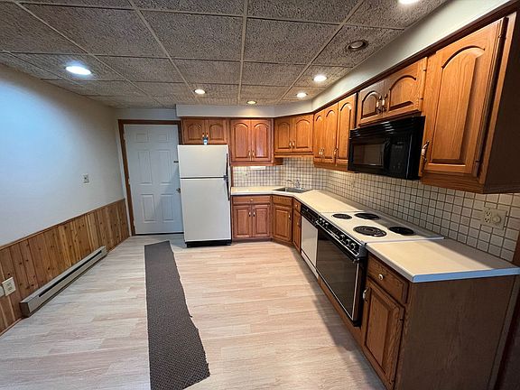 3rd image of 236 Thayer St #6