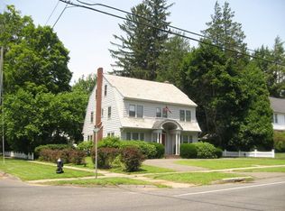 986 Longmeadow St, Longmeadow, MA 01106