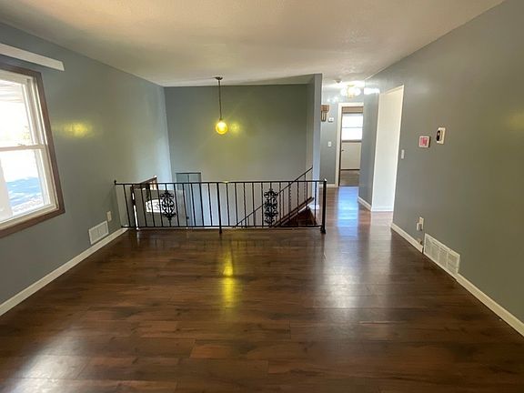 5th image of 2526 Vincent Ave N