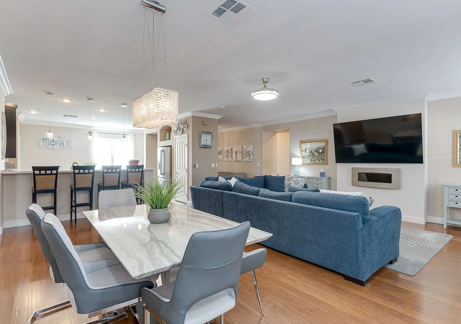 Fully Furnished Single-Story Gem in Gated Northwest Community! — Photo 2
