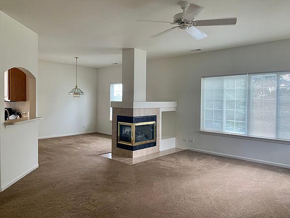 4th image of 963 Mesa Dr #482B