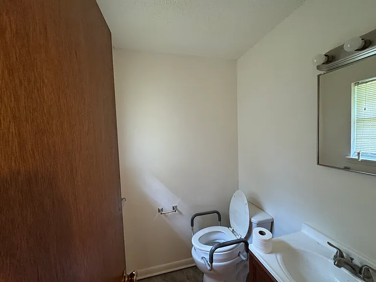 1234 Twin Lakes Dr — Photo 6