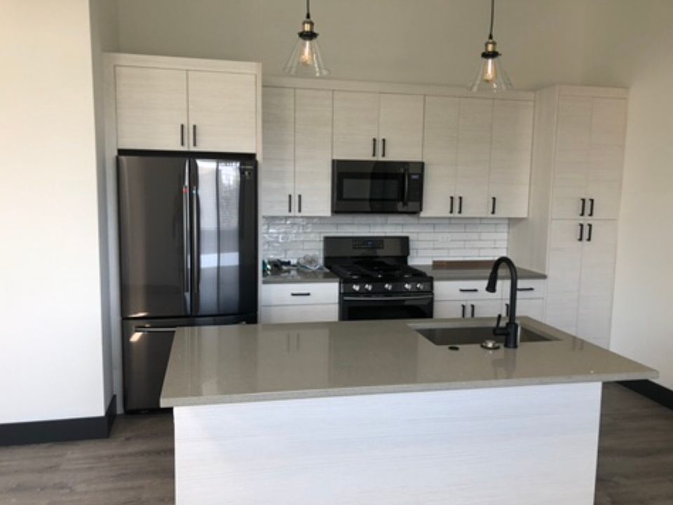 1st image of 6327 S Ingleside Ave #2N