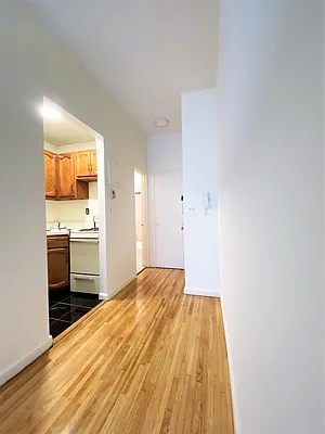 Rented by City Connections Realty | media 4