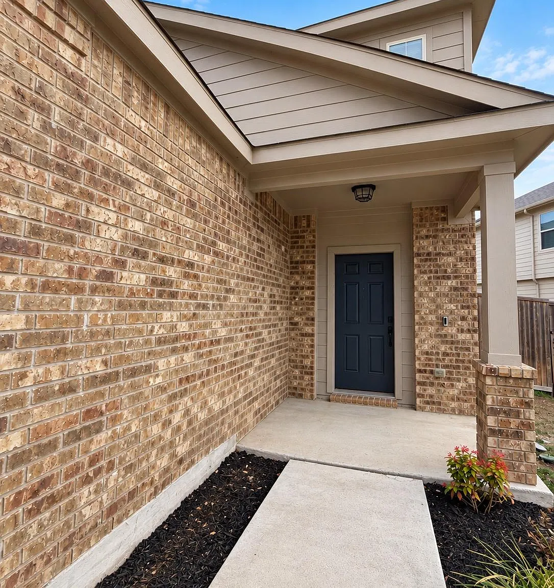 4 bed, 3.0 bath, 2145 sqft, $2,050 — Photo 2
