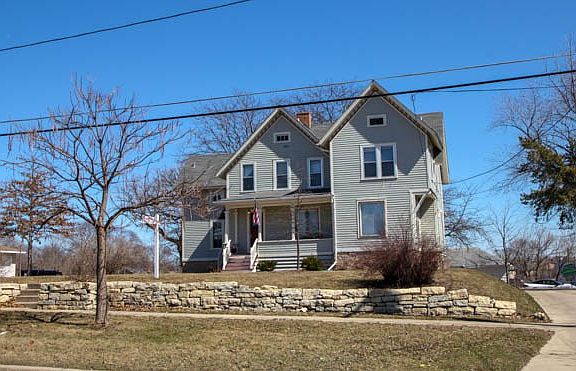 2nd image of 204 S Highland Ave