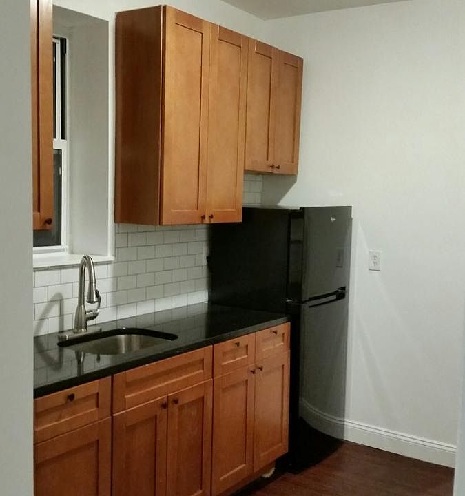 1st image of 32 King St #2