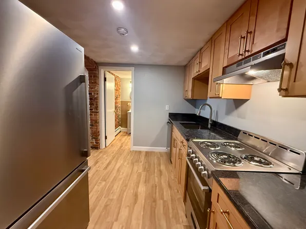 260 Hope St #2B, Providence, RI 02906