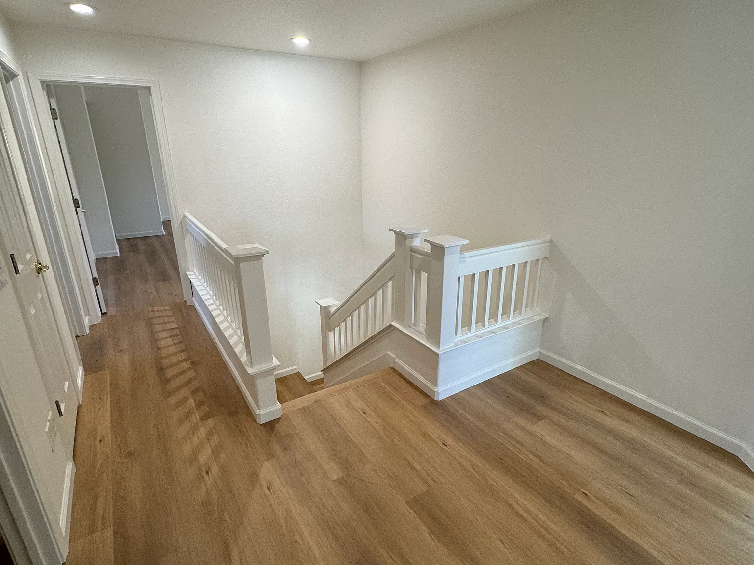 3 bed, 2.5 bath, 1889 sqft, $4,950 — Photo 3