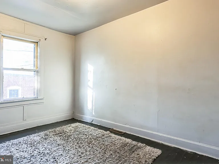 1217 Hunter St — Photo 15