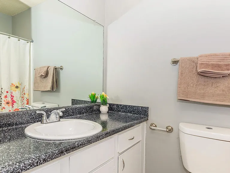 Sunridge Apartments — Photo 22
