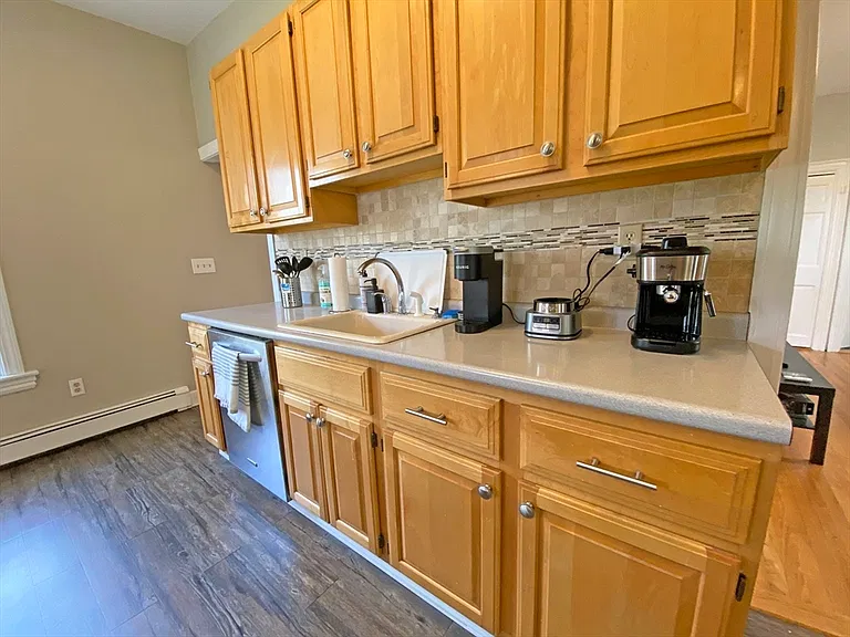 263 Auburndale Ave — Photo 6