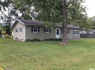 10 Mitchell Dr, Wayne City, IL