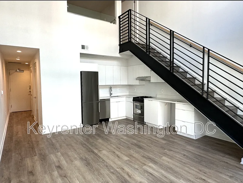 1 bed, 1.5 bath, 748 sqft, $2,700 — Photo 4