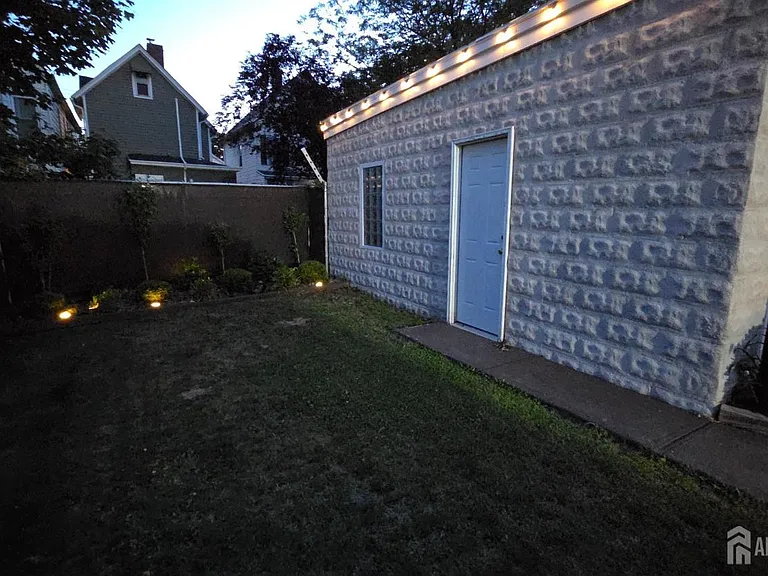 26 Harvey St — Photo 17