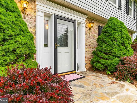 4th image of 11988 Bluegrass Ct