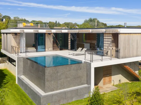 15 Jackson Rd, Montauk, NY 11954