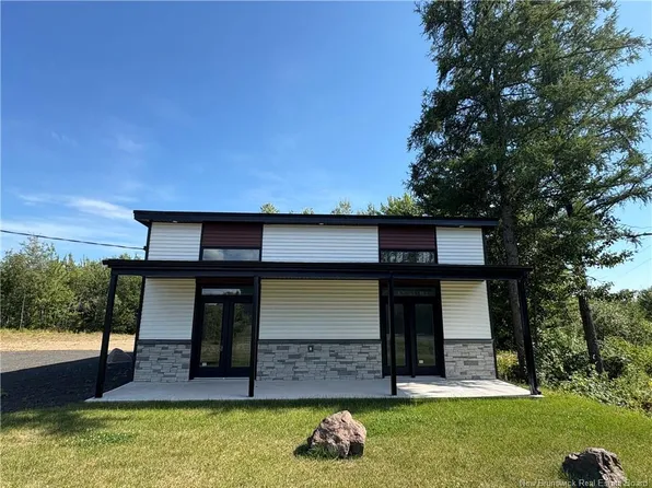 1236 Pleasant Dr, Minto, NB E4B 2V7
