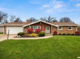 125 Eastshore Dr, Morton, IL
