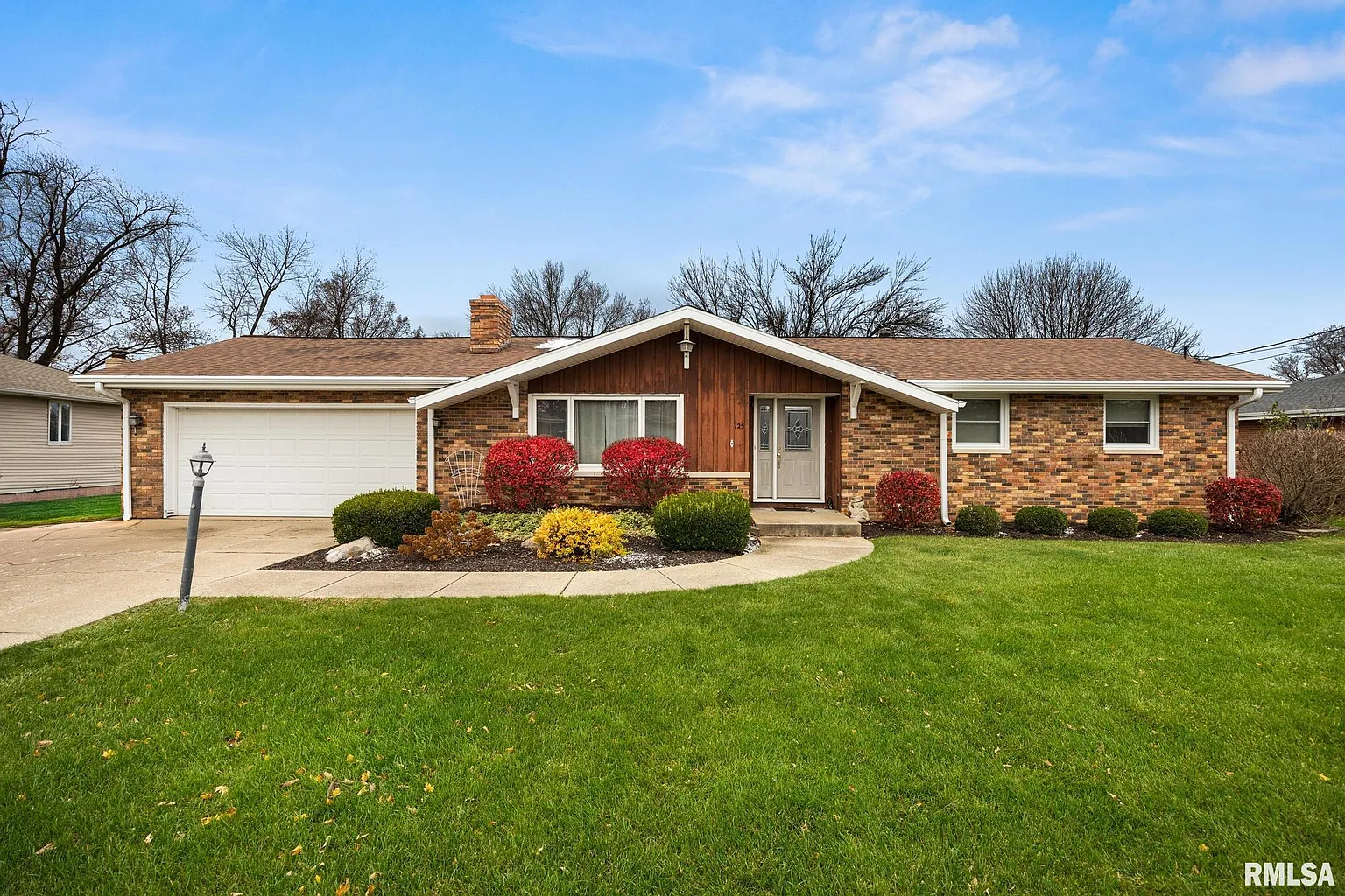 125 Eastshore Dr photo 1