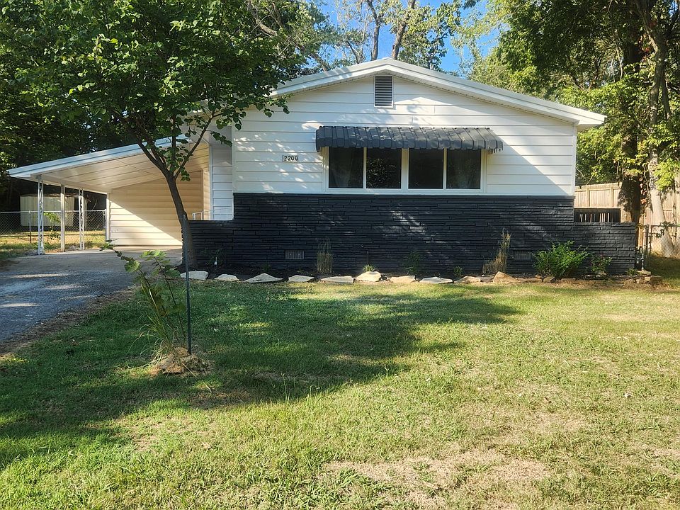 Front of house looking north