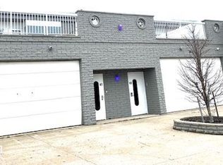 45 Sea Ray Blvd #18, Harrison Township, MI 48045