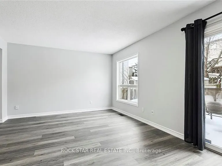 159 Henhoeffer Cres — Photo 12