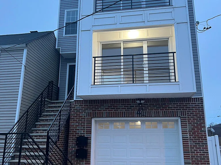 41 Jacob St #2 — Photo 1