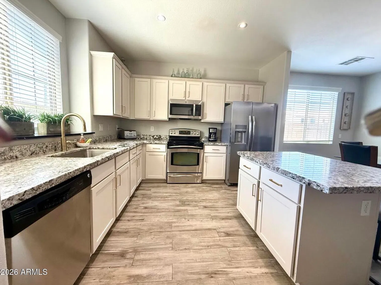 3 bed, 2.5 bath, 1813 sqft, $2,800 — Photo 3