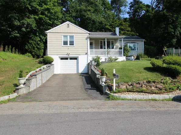 650 Warren Avenue, Thornwood, NY 10594