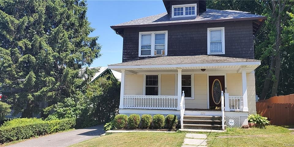 1st image of 226 Wickham Ave