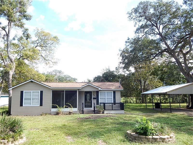 1st image of 525 E River Dr