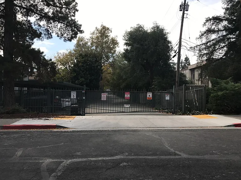 gate2