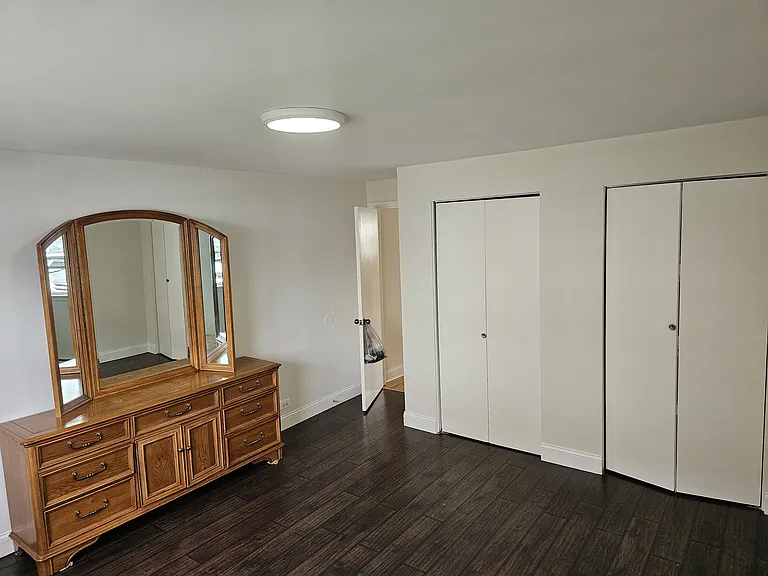 7711 W 87th St #3 — Photo 5