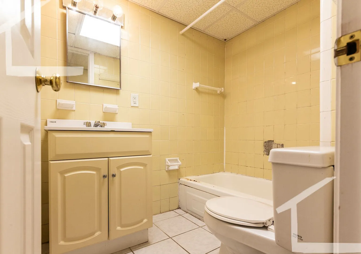 1beds basement apartment in Allston is now available — Photo 2