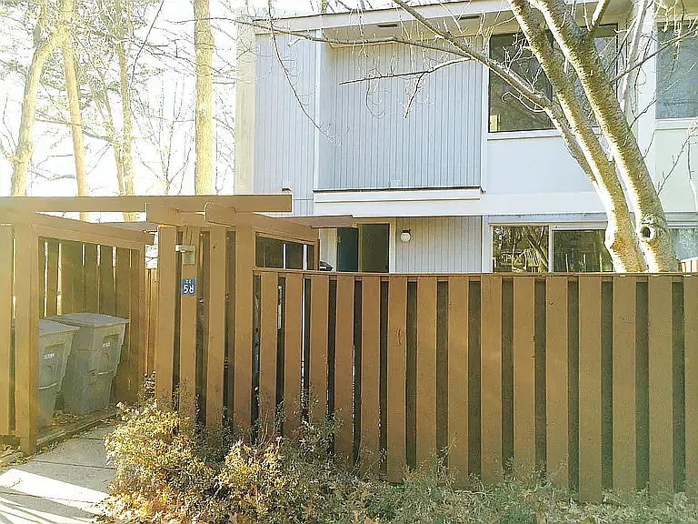 2258 Southgate Sq