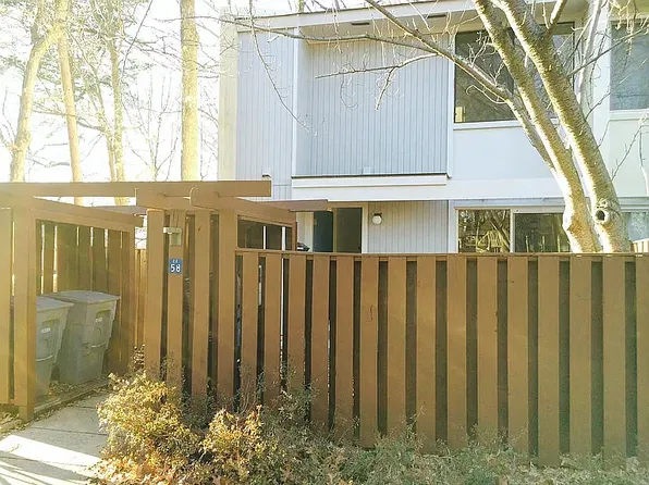 2258 Southgate Sq, Reston, VA 20191