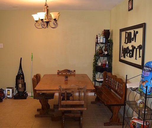 Dining Area, Flows from the kitchen to the living room, grea