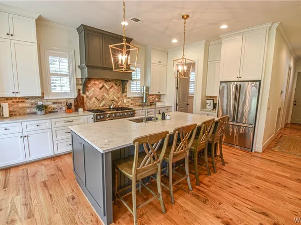10588 Legacy Point Dr, Northport, AL 35475